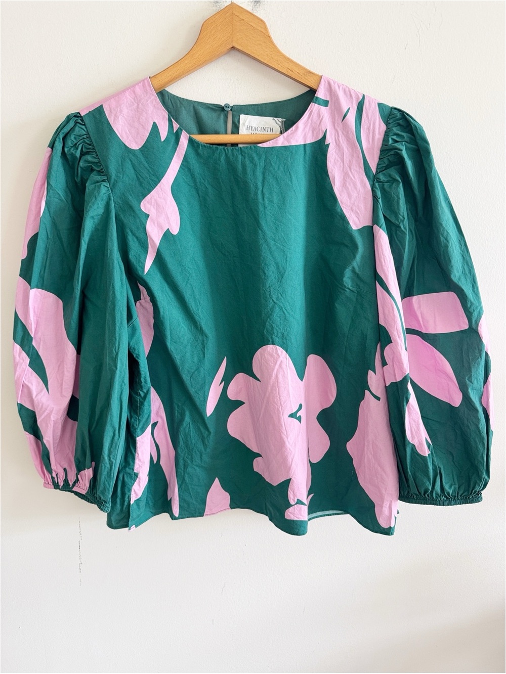 Tuckernuck Hyacinth House green and pink floral blouse top size Large